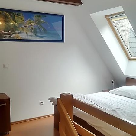 FATRAPARK 1 U SOVIČKY štúdio, kuchynka, kúpeľňa,s balkónom grátis parkovanie v podzemnej garáži Ruzomberok Exterior foto